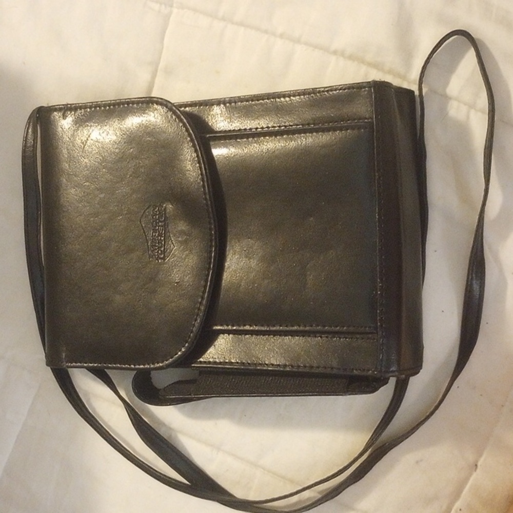 American Tourister crossbody purse